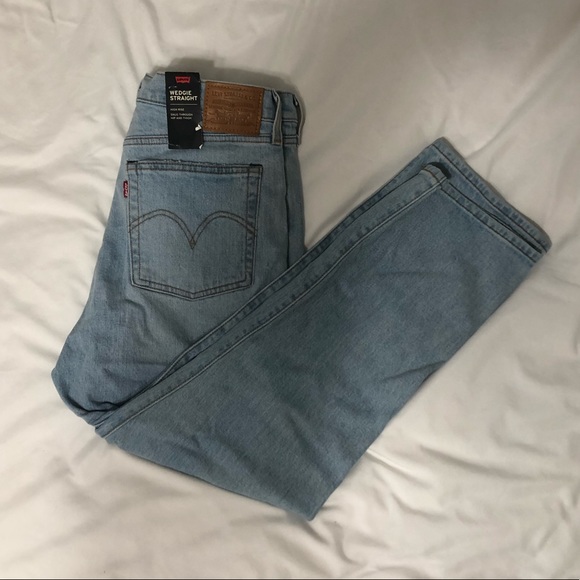 Levi’s Wedgie Jeans - Light Wash - Picture 3 of 3